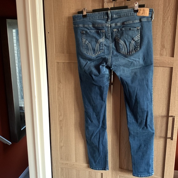 Hollistier Jeans great condition! Size 15R (w32 L30) - Picture 3 of 4